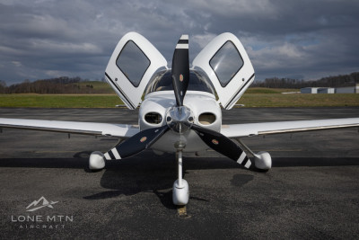 2006 Cirrus SR22TN G2: 