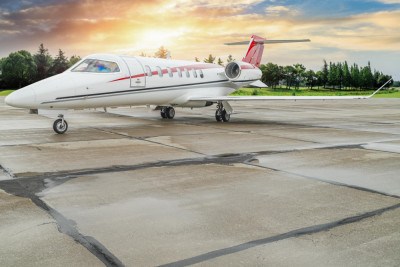 2015 Bombardier Learjet 70: 