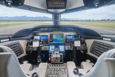 2015 Bombardier Learjet 70: 