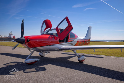 2005 Cirrus SR22 G2: 