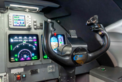 2001 Gulfstream G200: 
