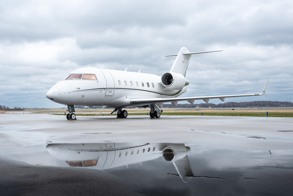 photo of 2003 Bombardier Challenger 604