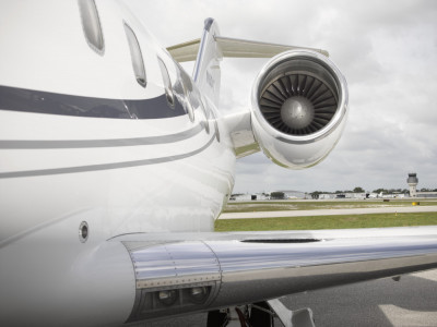 2001 Bombardier Challenger 604: 
