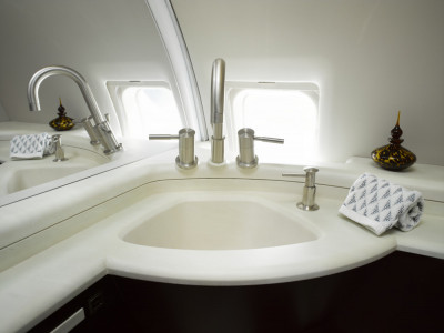 2001 Bombardier Challenger 604: 