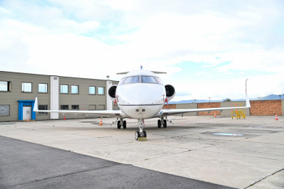 2001 Bombardier Challenger 604: 