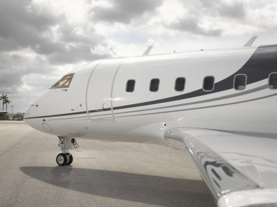 2001 Bombardier Challenger 604: 
