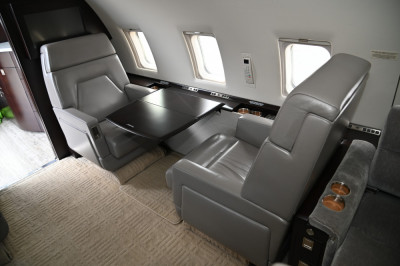 2001 Bombardier Challenger 604: 