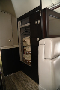 2001 Bombardier Challenger 604: 