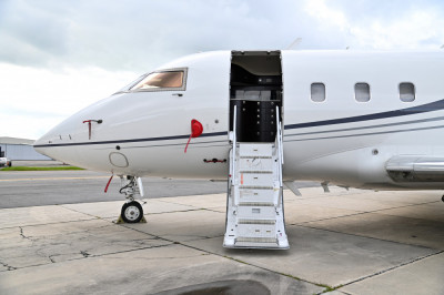 2001 Bombardier Challenger 604: 