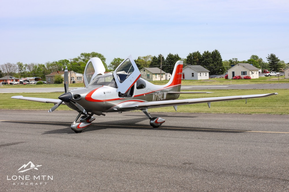 photo of 2003 Cirrus SR22