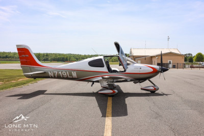 2003 Cirrus SR22: 