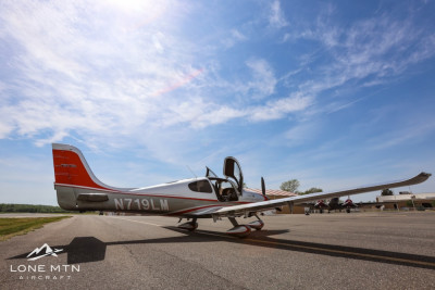 2003 Cirrus SR22: 