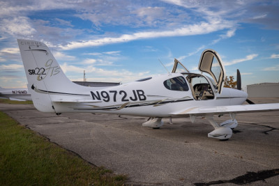 2006 Cirrus SR22 G2 GTS: 