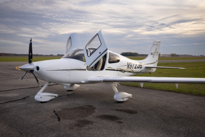 2006 Cirrus SR22 G2 GTS: 