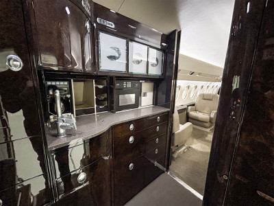2002 Dassault Falcon 2000: 