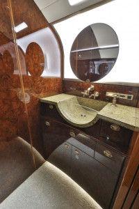 2009 Bombardier Challenger 300: 