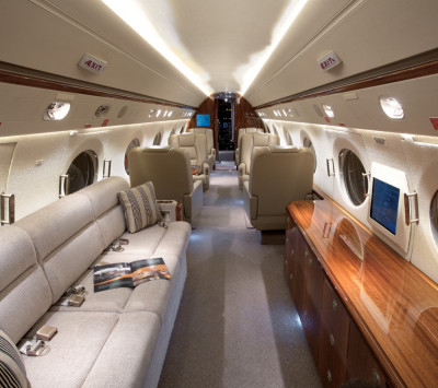2005 Gulfstream G300: 