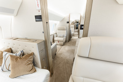 2025 Bombardier Global 8000: 