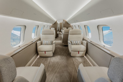 2025 Bombardier Global 8000: 