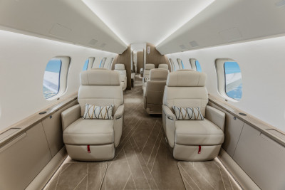 2025 Bombardier Global 8000: 