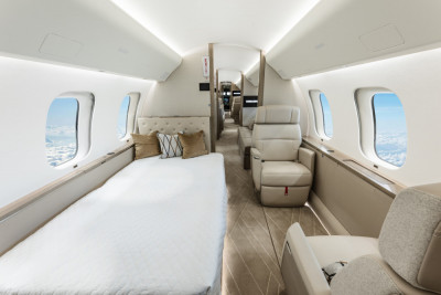 2025 Bombardier Global 8000: 