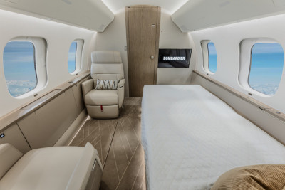 2025 Bombardier Global 8000: 