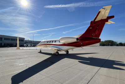 2023 Embraer Phenom 300E: 