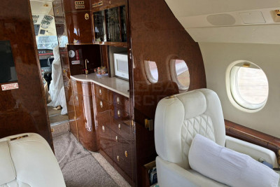 2004 Dassault Falcon 2000: 