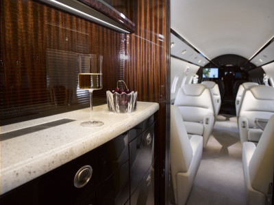 2012 Bombardier Challenger 300: 