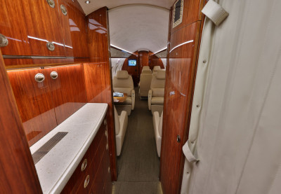 2005 Bombardier Challenger 300: 