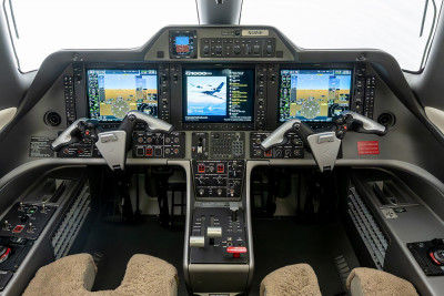 2014 Embraer Phenom 100E: 