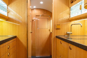 2002 Gulfstream G-IV SP: 