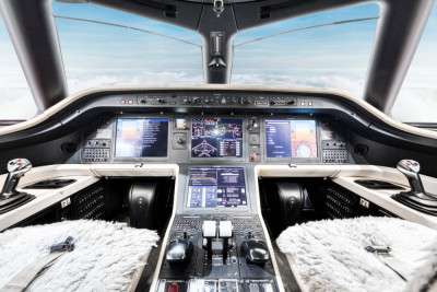 2017 Embraer Legacy 500: 