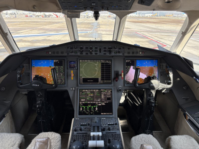 2011 Dassault Falcon 2000LX: 