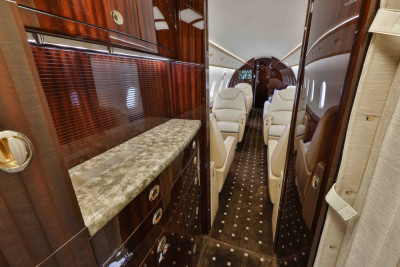 2011 Bombardier Challenger 300: 