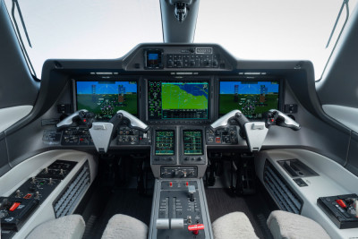 2020 Embraer Phenom 300E: 