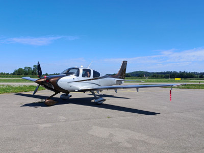 2014 Cirrus SR22T: 