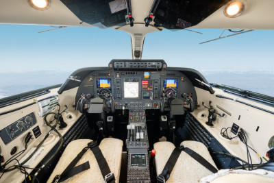 2006 Piaggio Avanti P-180II: 