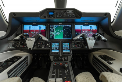 2018 Embraer Phenom 300E: 