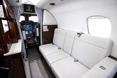 2017 Embraer Phenom 300: 