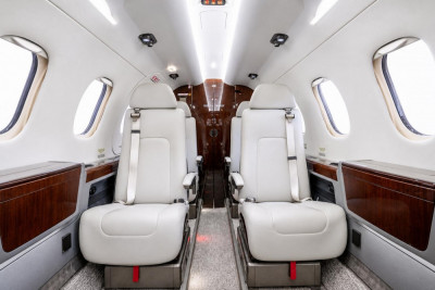 2017 Embraer Phenom 300: 