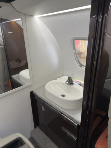 2021 Embraer Phenom 300E: 