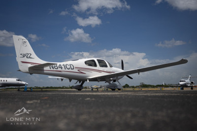2002 Cirrus SR22: 