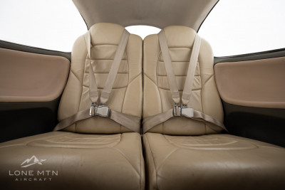 2001 Cirrus SR22: 
