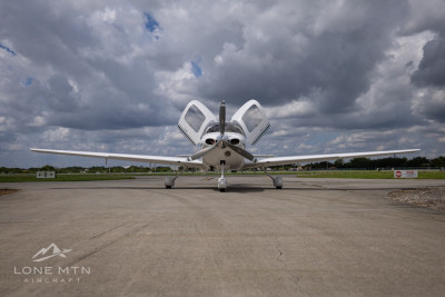 2001 Cirrus SR22: 