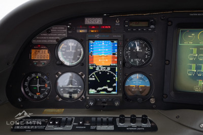 2001 Cirrus SR22: 