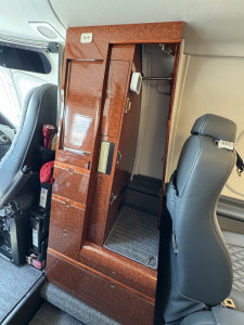 2003 Beechcraft Premier 1: Forward Refreshment Center/Cabinet