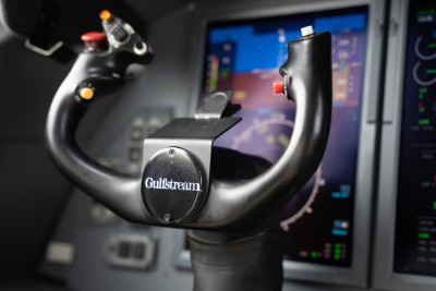 2011 Gulfstream G150: 