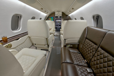 2002 Bombardier Learjet 60: Forward Cabin view