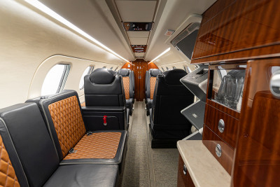 2024 Embraer Phenom 300E: 